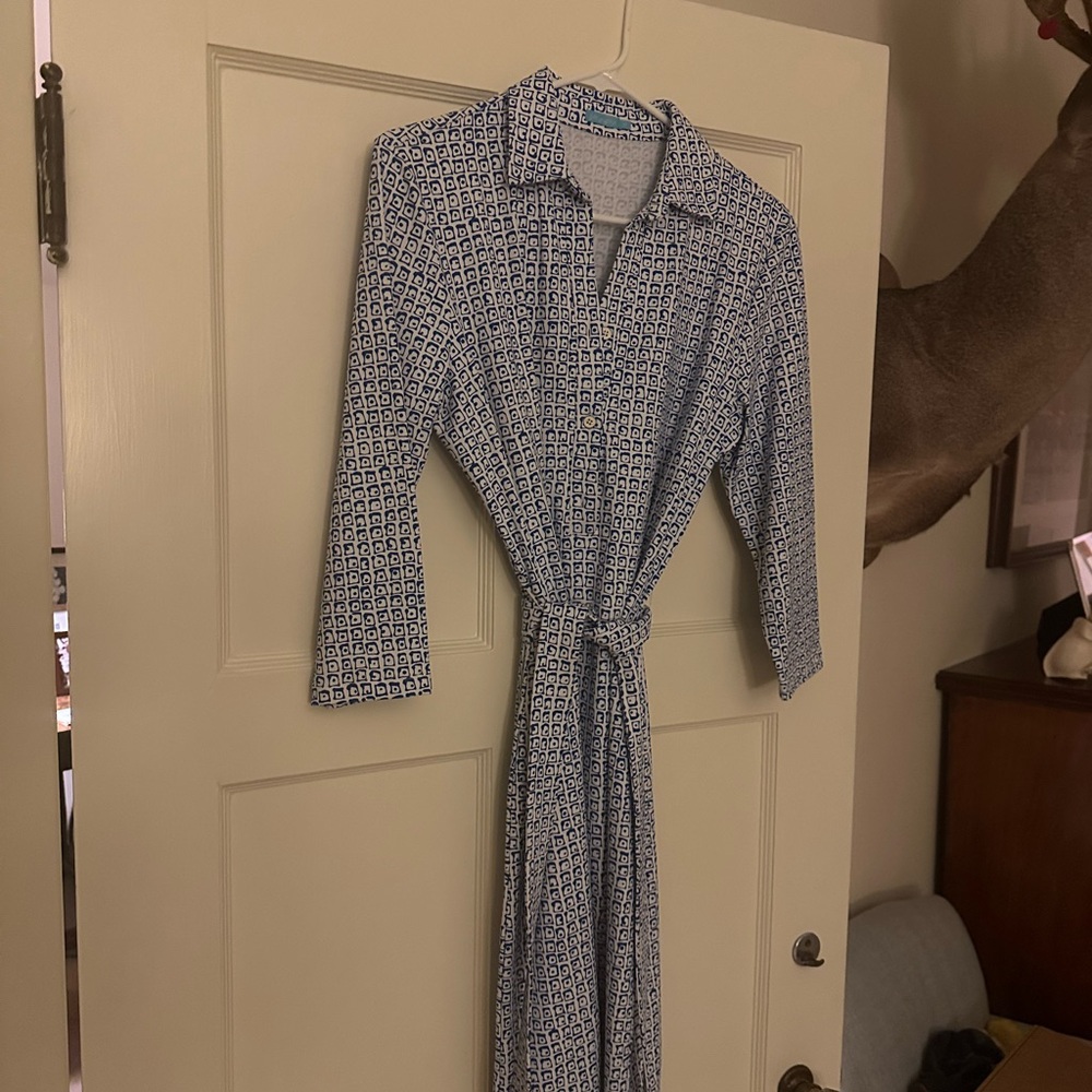 J. McLaughlin Blue & White Geometric Shirt Dress
